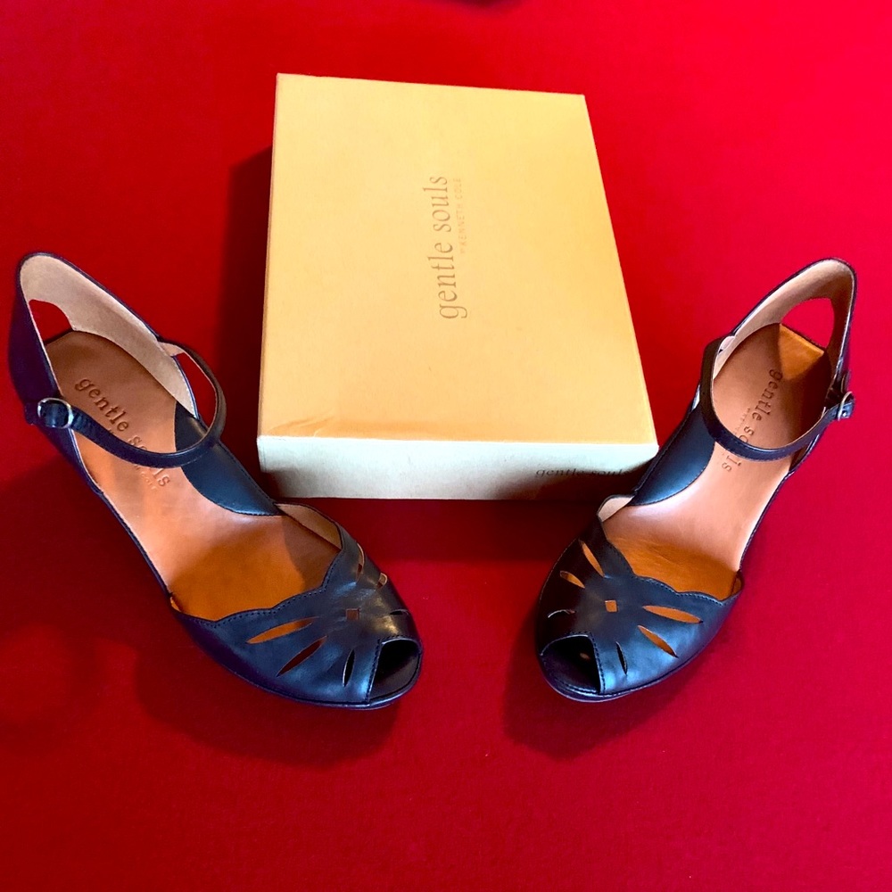 Gentle Souls Wedges